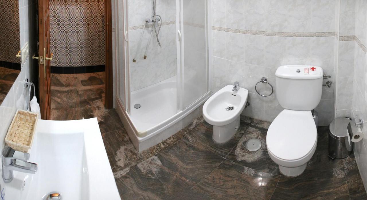 Vivienda Turistica Carmelitas Descalzas Apartment *